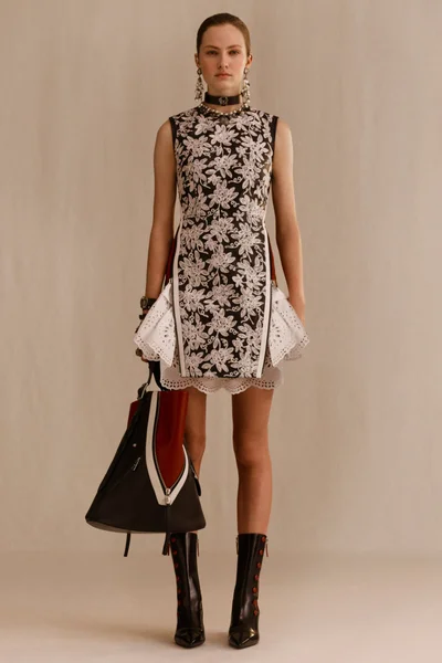 Look 12